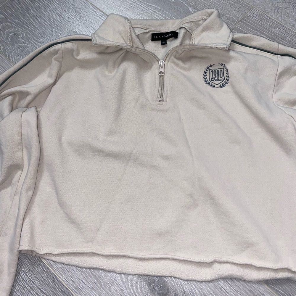 Sweatshirt